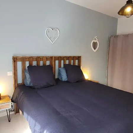 Bed & Breakfast Clos De La Ronziere Avec Jacuzzi 3*