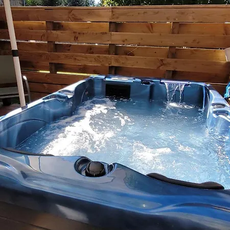 Clos De La Ronziere Avec Jacuzzi 3* Soulages