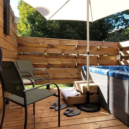 Bed & Breakfast Clos De La Ronziere Avec Jacuzzi 3*